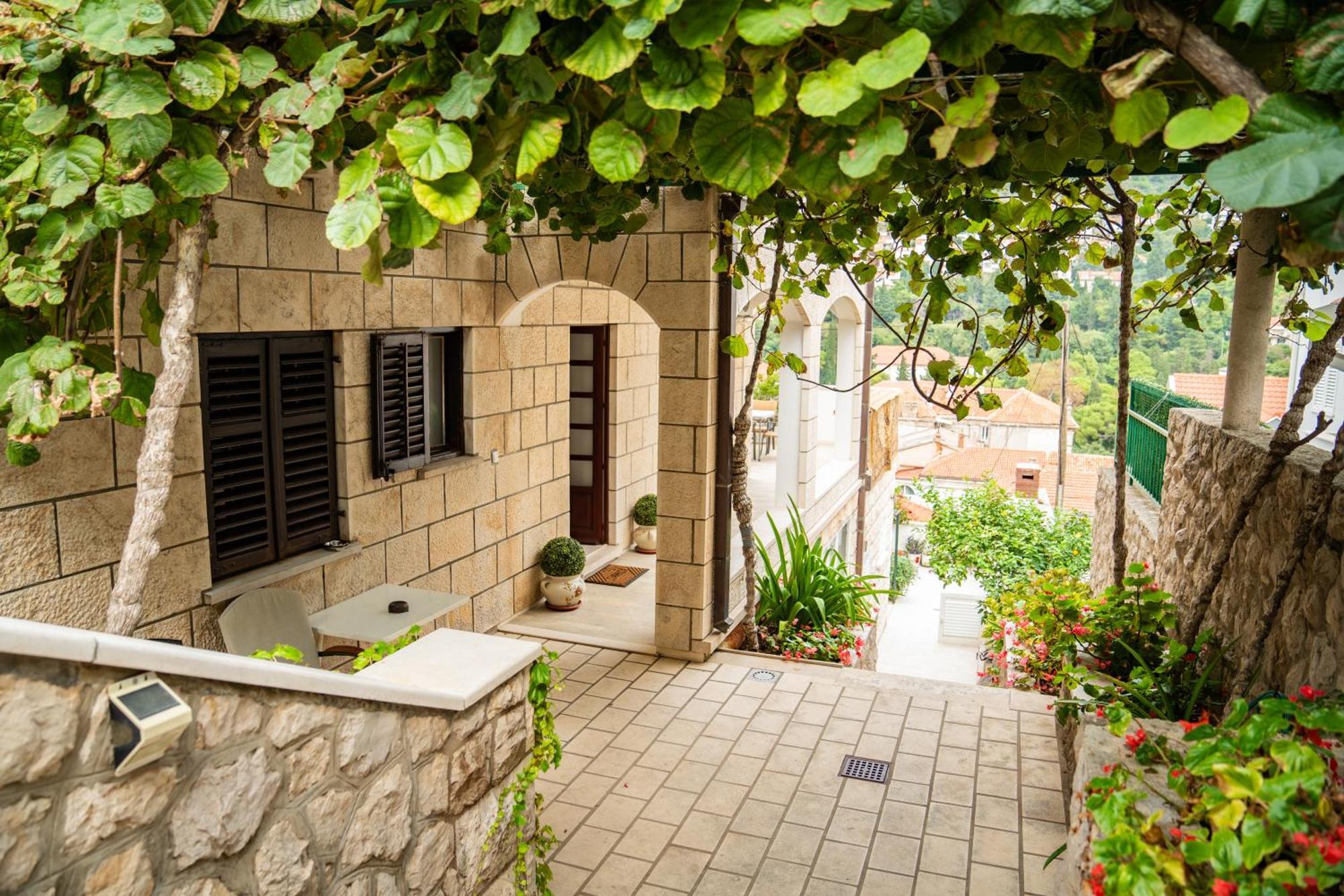 Guest House Cesic Dubrovnik Exterior photo