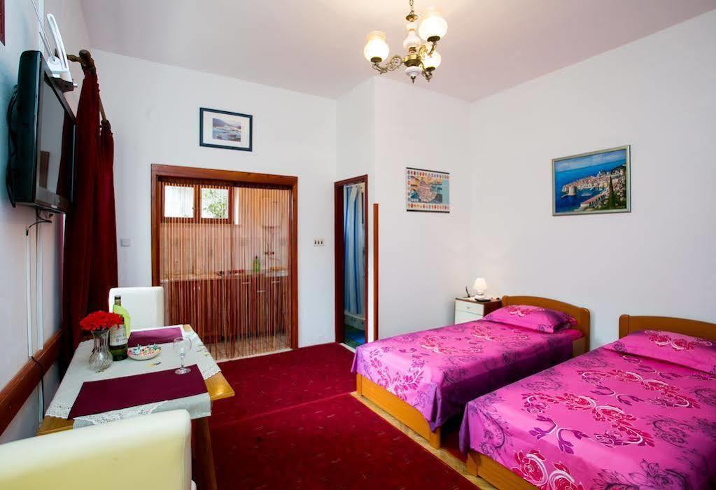 Guest House Cesic Dubrovnik Exterior photo