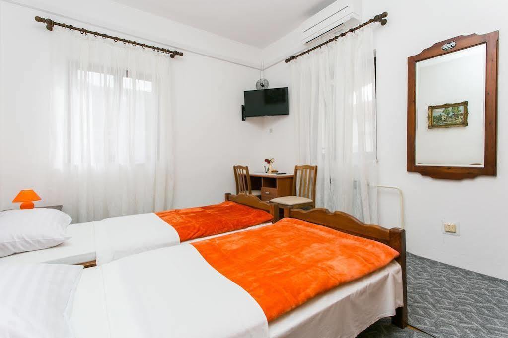 Guest House Cesic Dubrovnik Exterior photo